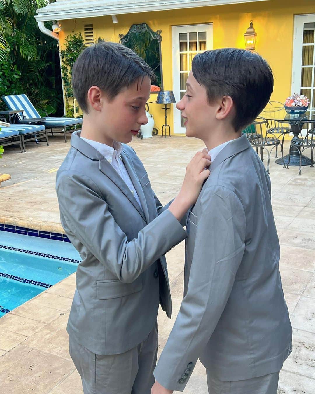 のインスタグラム：「Happy Passover/ Easter from ours to yours. Xx」