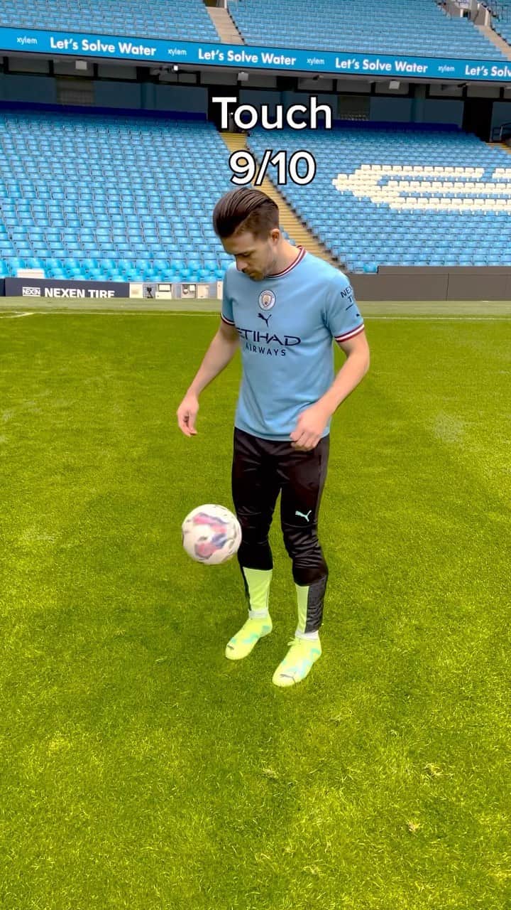 のインスタグラム：「Hard to be rated a 10 next to @jackgrealish anyway 🤪」