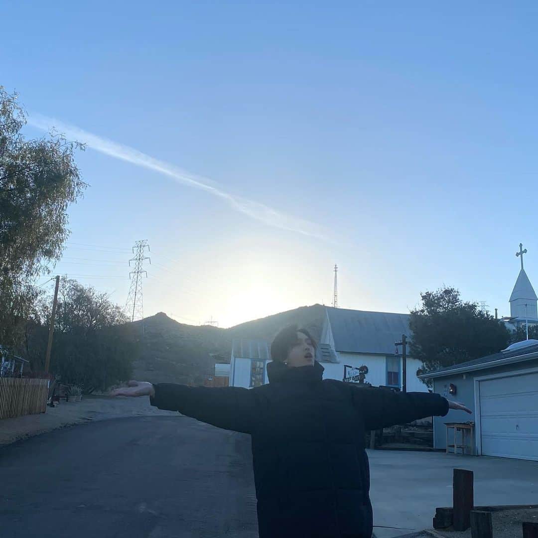堀夏喜のインスタグラム：「🌞🤲🏻」