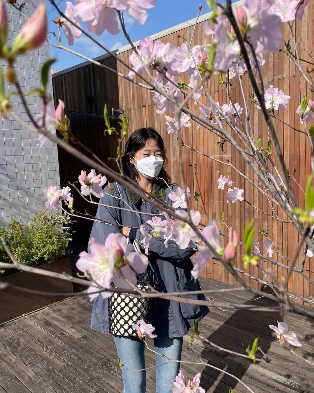 ヒョニ・カンさんのインスタグラム写真 - (ヒョニ・カンInstagram)「오랜만에 피크닉 🌸 #프랑수아알라르사진전」4月7日 16時35分 - hyoni_kang