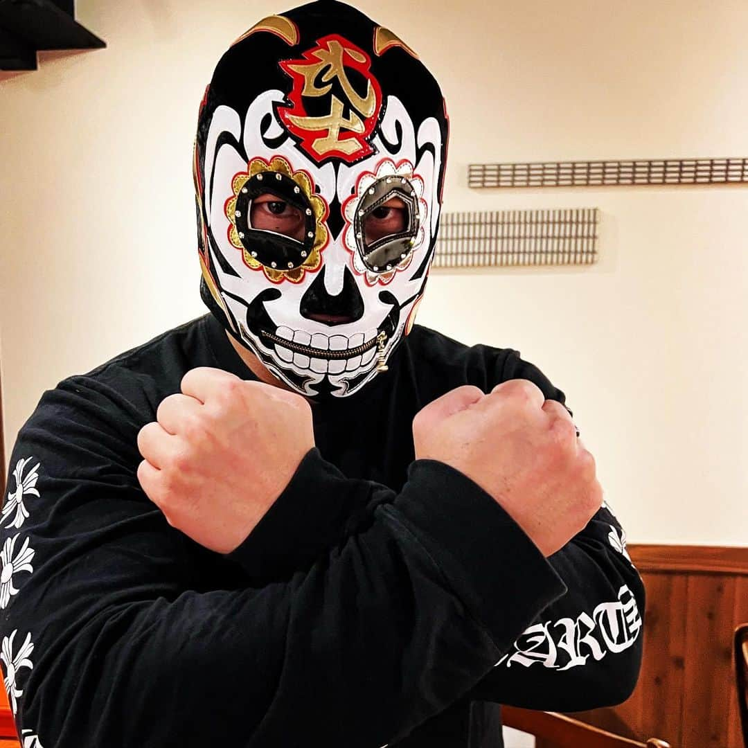 新日本プロレスリング 新日企画さんのインスタグラム写真 - (新日本プロレスリング 新日企画Instagram)「LOS INGOBERNABLES de JAPON  #bushi #losingobernablesdejapon #新日本プロレス #njpw」4月7日 16時51分 - nj_kikaku