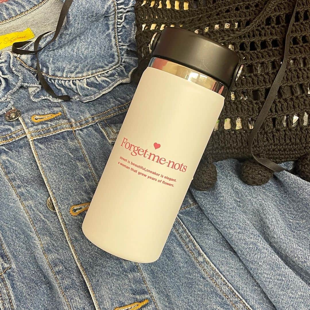みこのインスタグラム：「新しい水筒。🤍  ボトル口が広いから洗いやすくて、またしばらく水筒生活続けられそう、、  ボイトレと、ジムに連れていってます🚶」