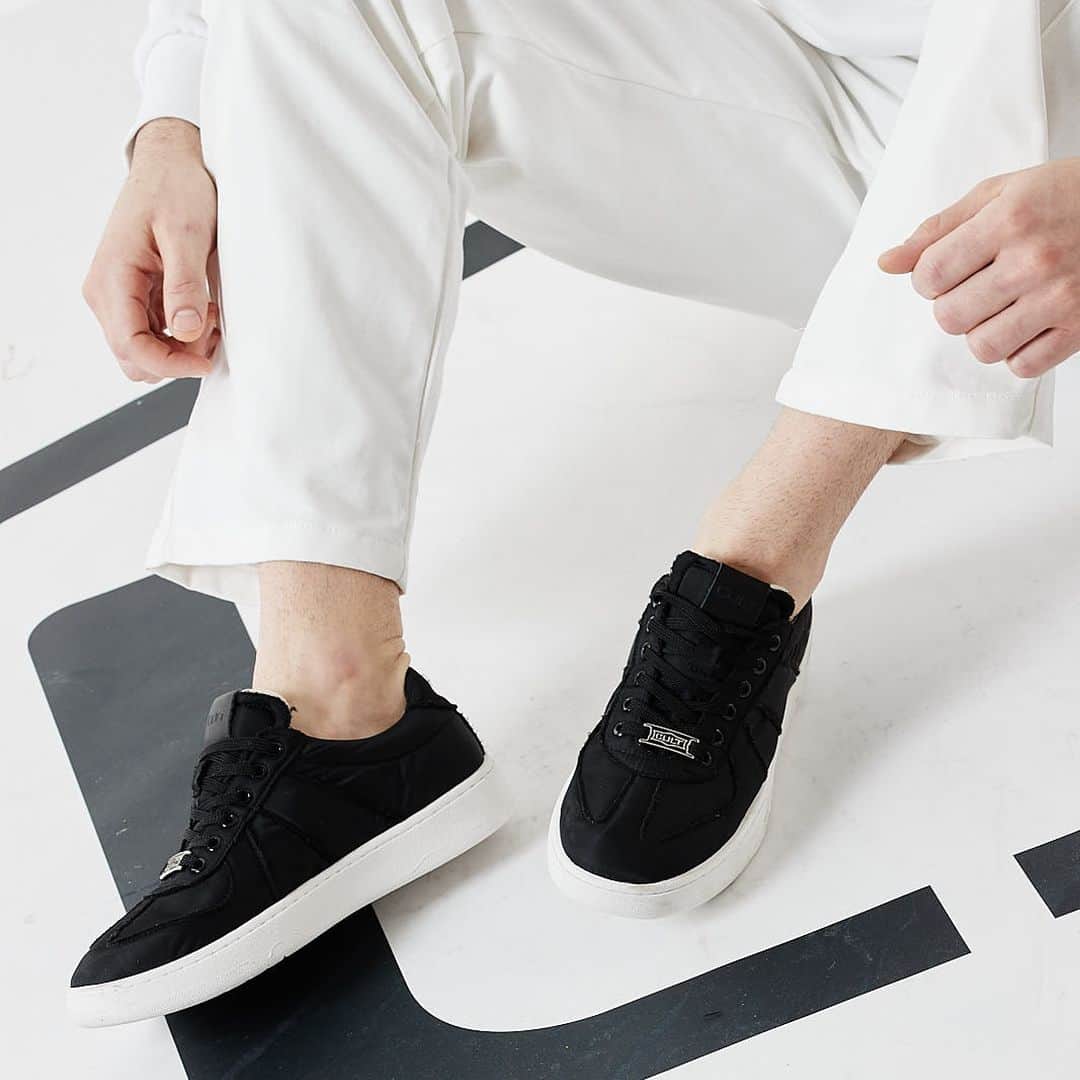 のインスタグラム：「CULT SPRING SUMMER COLLECTION 2023 Per questa primavera la tendenza street di Cult esplode sulle sneaker  Scopri tutte le varianti del modello IRON sul nostro e store  For this spring, the Cult street trend explodes on sneakers Discover IRON sneakers on our e store  Link in bio #CultOfficial #springsummer23 #shoes #bag #womenstyle #scarpedonna #womencollection #newcollection #menstyle #scarpeuomo #sneakers」