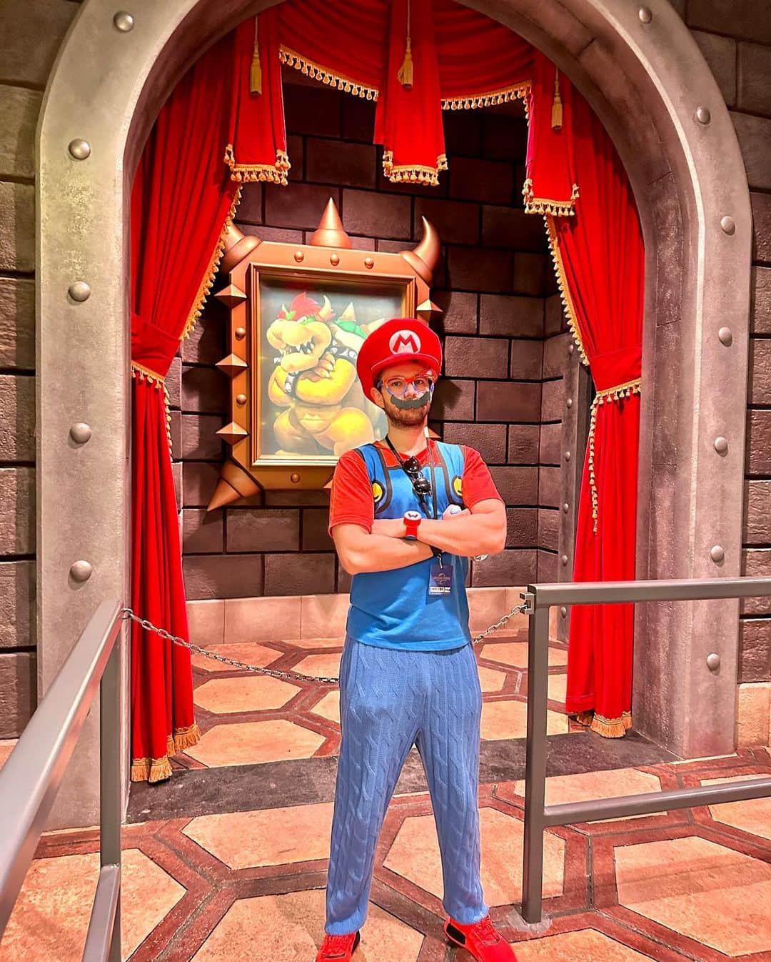 ゼッドさんのインスタグラム写真 - (ゼッドInstagram)「Went to Super Nintendo World, met my imposter Mario and his brother Luigi, proposed to Princess Peach (she said “maybe”) and then beat Bowser. Thank you so so so much @unistudios for the tickets!!! Best day ever 😍🍄 #SuperNintendoWorld #AtUniversal」4月8日 3時10分 - zedd
