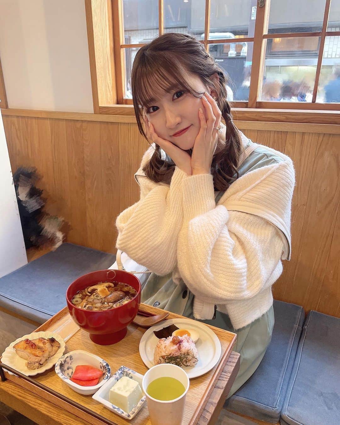 葵井るきのグルメインスタ