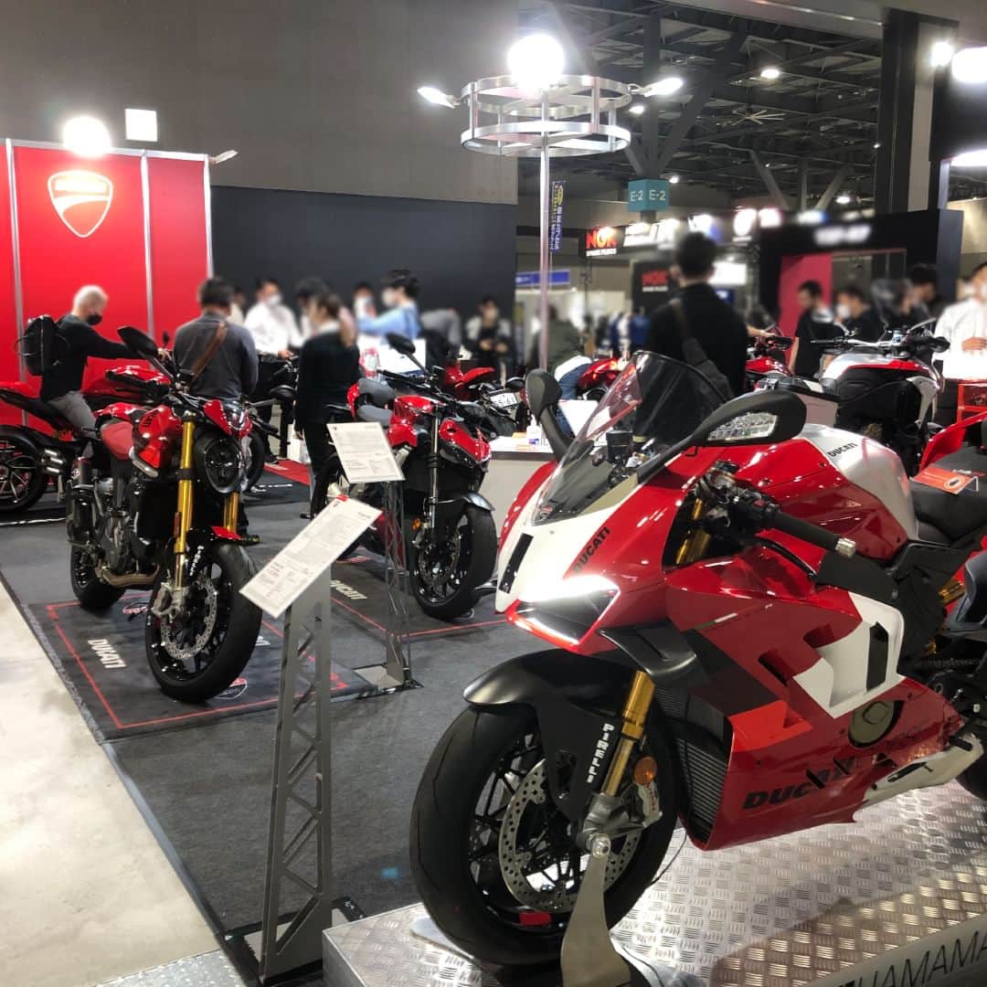 Ducati Japanさんのインスタグラム写真 - (Ducati JapanInstagram)「名古屋モーターサイクルショー（4/7-9）にも新型パニガーレV4 Rが降臨。  東京MCSでも大注目を集めた、もっともレーシングバイクに近いモデル、パニガーレV4 Rを展示します。他にも、日本デビュー直後のディアベルV4など、2023年モデルの数々をご覧いただけます。  #ドゥカティいいじゃん #名古屋モーターサイクルショー #PanigaleV4R #ThisIsRacing #パニガーレ #スーパースポーツ #ドゥカティ #ducati」4月7日 18時00分 - ducatijapan