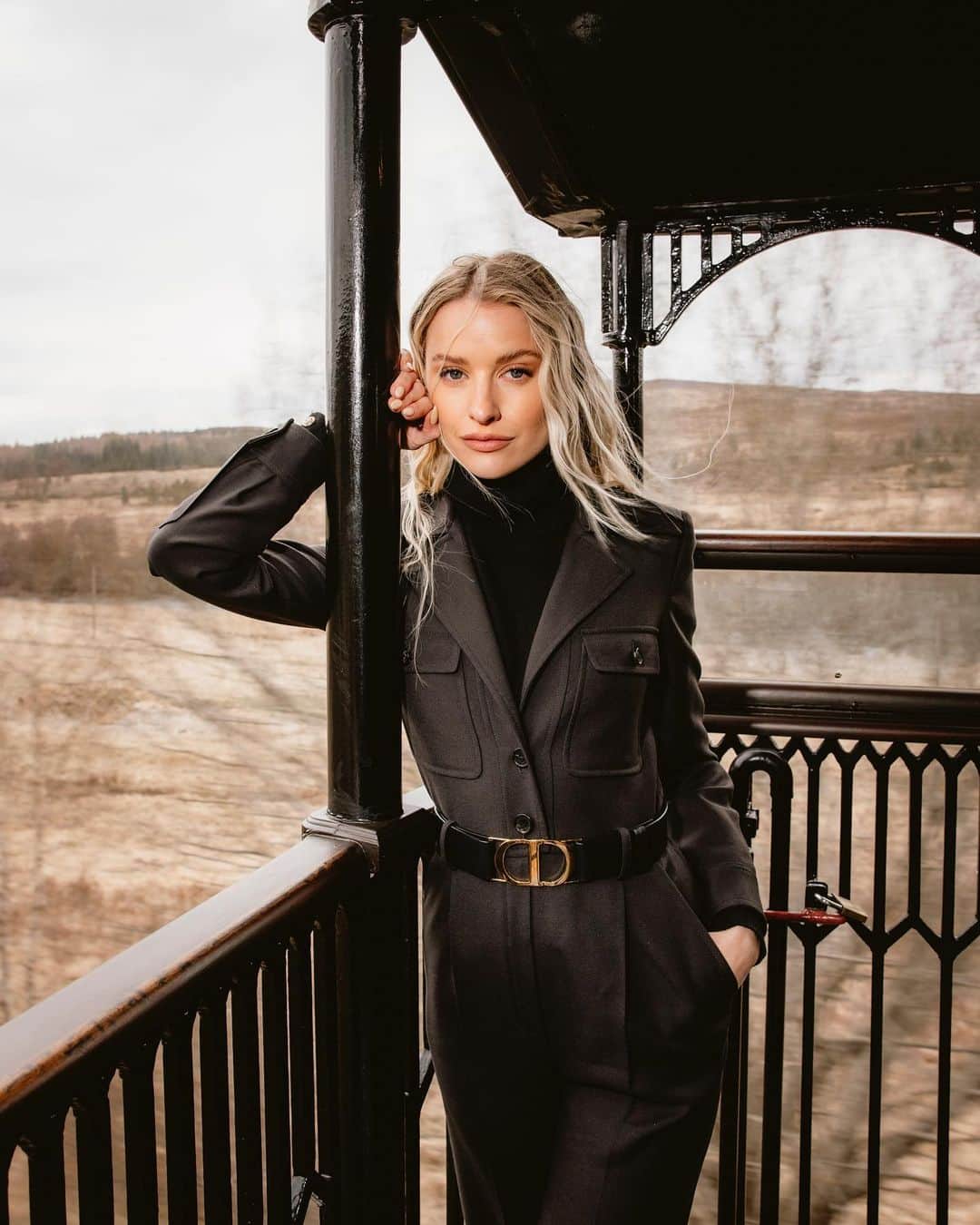 ビクトリアのインスタグラム：「Never met a (ysl) jumpsuit I didn’t love」