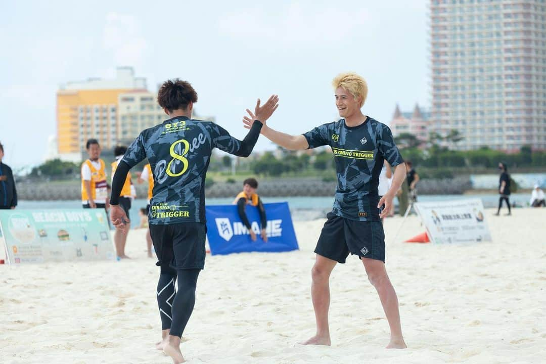 しげさんのインスタグラム写真 - (しげInstagram)「今年もやって来ましたビーチサッカー大会 in 沖縄🌺 動画そのうち公開されるのでお楽しみに🏖 #beach  #football」4月7日 18時17分 - lisem_shige