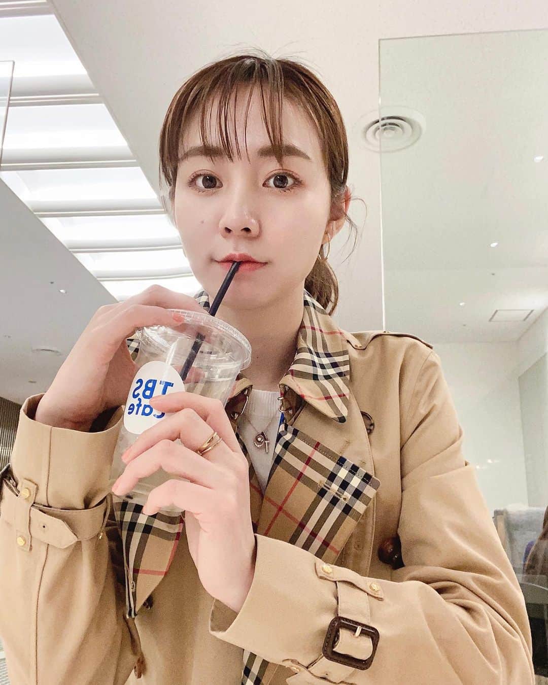 利水翔のインスタグラム：「. 今週もお疲れ様でした☺️❤️ 写真はお仕事終わりのオフショット🪽 ⁡ ⁡ 最近の美容事情💭 先日は美容メンテナンスへ💕 ⁡ 釣りなど野外でのお仕事もあるので 久々に @yagbeauty_official  さんにレーザートーニングへ🌸 ⁡ 日焼けのケアをしていても 全部は防ぎきれないんですよね🥲 ⁡ トーニングはちょっとチクチクするけど すぐに終わります✨ 定期的にするとシミ達が 薄くなってくんですよねー🌷 ⁡ 美肌目指して定期的に頑張ろ〜🥺 ⁡ ⁡ ⁡ #美容 #メンテナンス #skincare  #レーザートーニング#YAGBEAUTY #RRRマスクパック #目指せ #美肌 #beauty #ファインダー越しの私の世界」