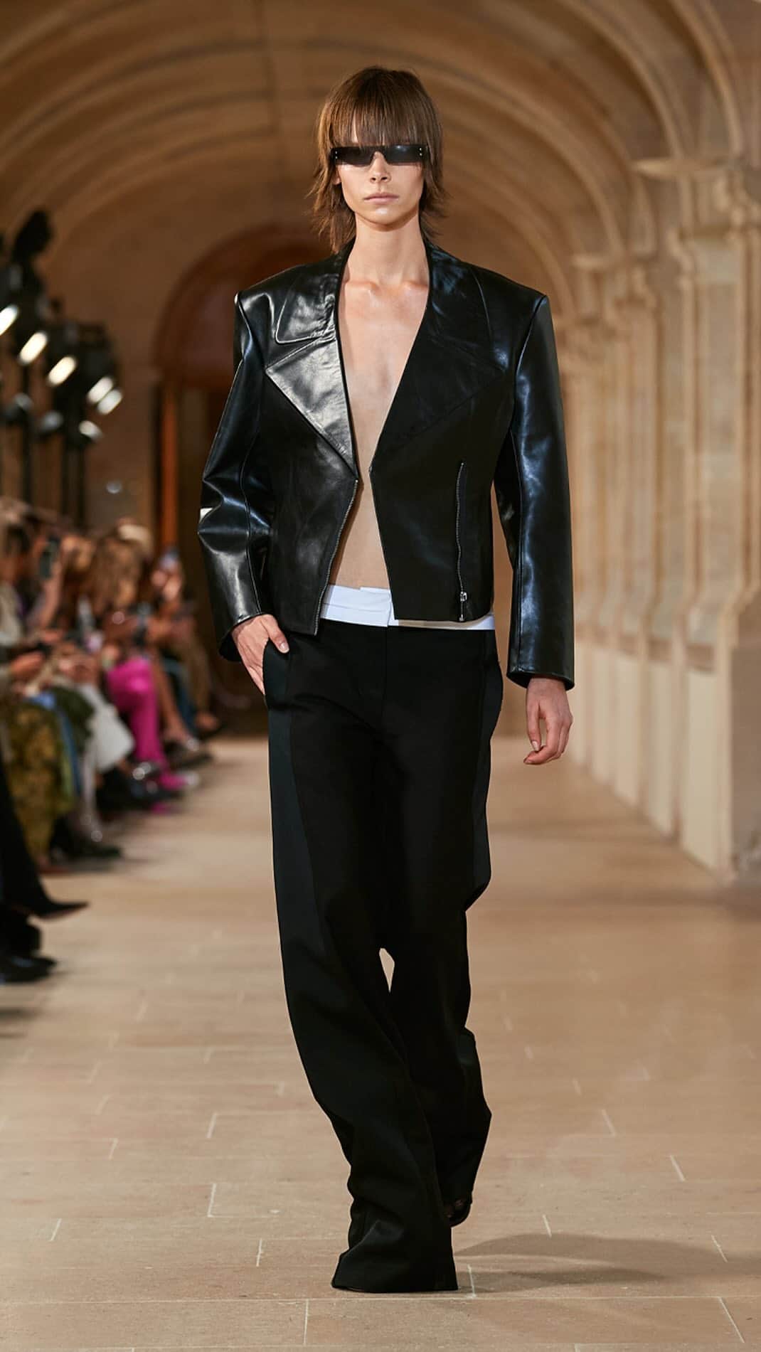 のインスタグラム：「Silhouettes underscore the heritage of Victoria Beckham: For Spring Summer 2023, structured leather is tailored to a masculine, boxy fit for a modern interpretation of a classic leather jacket.   Shop the Bonded Biker Jacket at VictoriaBeckham.com and at 36 Dover Street.」