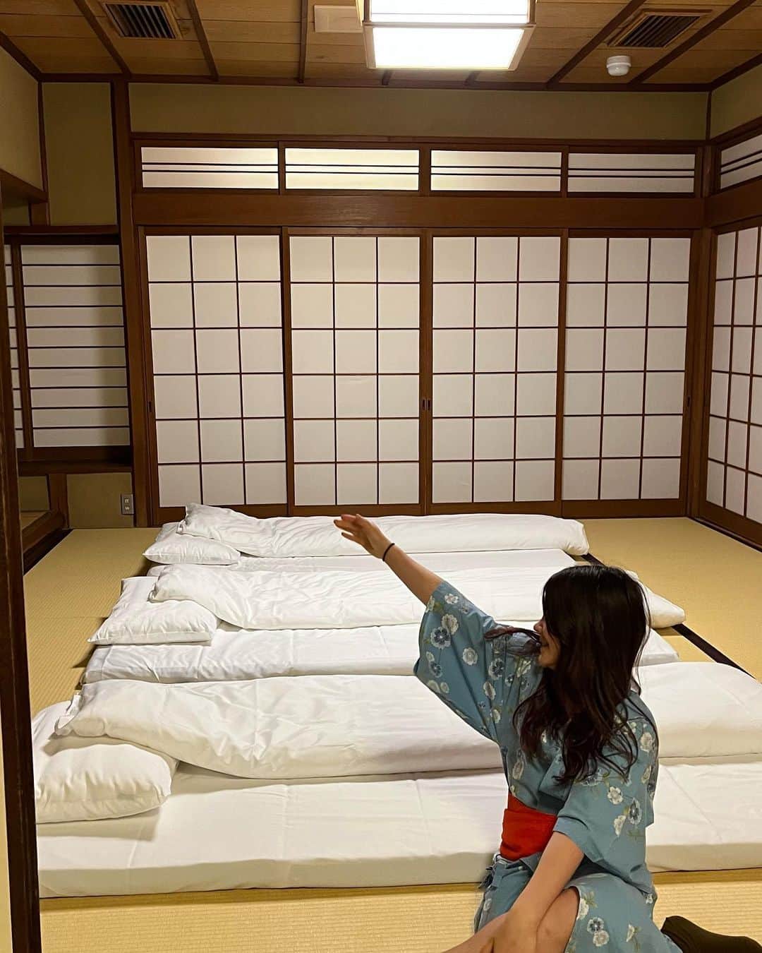 ジュリア・レストイン・ロイトフェルドさんのインスタグラム写真 - (ジュリア・レストイン・ロイトフェルドInstagram)「Japan Diaries Day 4: Ryokan Nights in Nara 🎎🍱🌸❤️ #Nara #japan #Ryokan #tsukihiteiryokan」4月7日 18時55分 - juliarestoinroitfeld