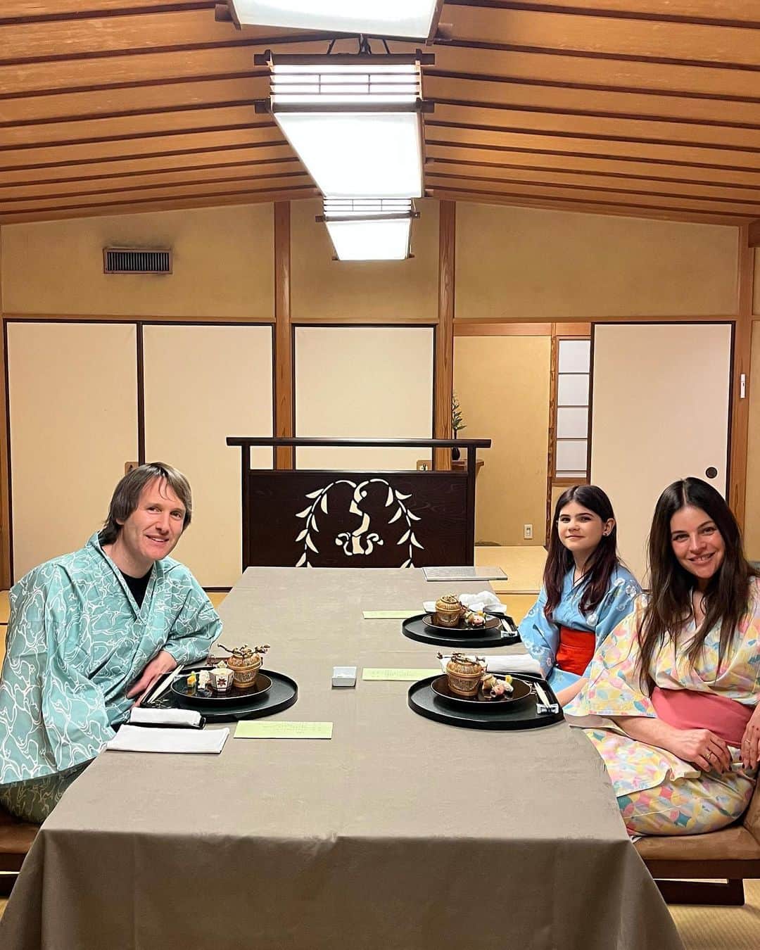 ジュリア・レストイン・ロイトフェルドさんのインスタグラム写真 - (ジュリア・レストイン・ロイトフェルドInstagram)「Japan Diaries Day 4: Ryokan Nights in Nara 🎎🍱🌸❤️ #Nara #japan #Ryokan #tsukihiteiryokan」4月7日 18時55分 - juliarestoinroitfeld