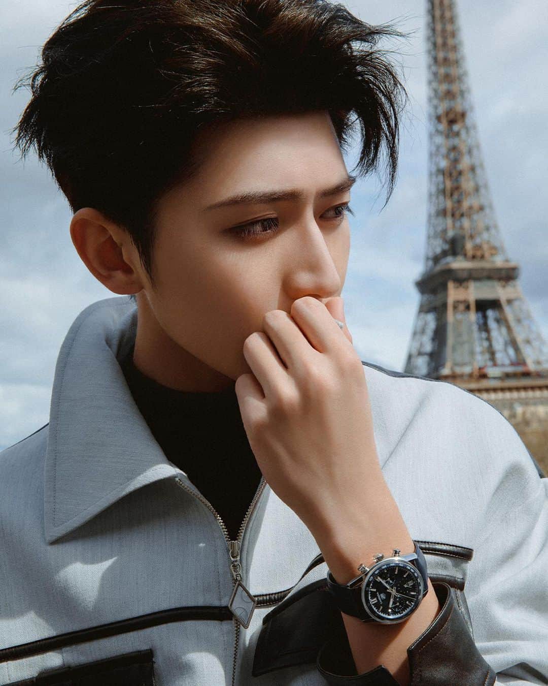 タグ・ホイヤーさんのインスタグラム写真 - (タグ・ホイヤーInstagram)「Greetings from Paris!  Our brand ambassador, #CaiXuKun, is showcasing the new timeless classic - the TAG Heuer Carrera Chronograph 39mm - with his genuine passion for watches and impeccable sense of style. We're thrilled to have you as part of the TAG Heuer family!  #TAGHeuerCarrera60」4月7日 18時59分 - tagheuer
