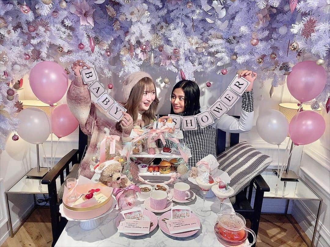 はづきてぃさんのインスタグラム写真 - (はづきてぃInstagram)「・ baby shower👶🏼🎉✨💕 うん、載せるの遅すぎて もう産まれてるんよwwww でもせっかくだから載せるっ⸜♡︎⸝‬  結婚祝いのつもりだったんだけど baby showerのガーランドも貸していただけて🥹💓  wedding party & baby shower❤️  #babyshower #ベビーシャワー #ベビーシャワーパーティー #アフタヌーンティー #ジンジャーガーデン青山 #gingergardenaoyama #妊娠祝い」4月7日 19時14分 - hazukitty_official