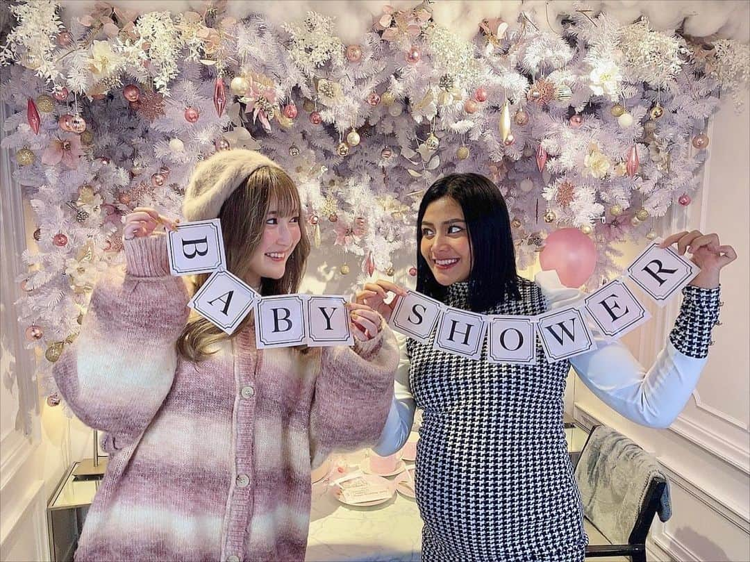 はづきてぃさんのインスタグラム写真 - (はづきてぃInstagram)「・ baby shower👶🏼🎉✨💕 うん、載せるの遅すぎて もう産まれてるんよwwww でもせっかくだから載せるっ⸜♡︎⸝‬  結婚祝いのつもりだったんだけど baby showerのガーランドも貸していただけて🥹💓  wedding party & baby shower❤️  #babyshower #ベビーシャワー #ベビーシャワーパーティー #アフタヌーンティー #ジンジャーガーデン青山 #gingergardenaoyama #妊娠祝い」4月7日 19時14分 - hazukitty_official