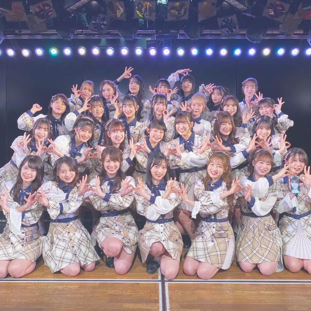 のインスタグラム：「🐝 * #チーム8結成9周年特別公演  ありがとうございました🫶 達成感✌️✌️ チーム8最高🐝😊👌 大好きだなぁ🥹💓 * #pyonstagram  #AKB48 #チーム8 #チームB #浅井チームB #アイドル #富山 #富山県 #はるpyon #橋本陽菜 #圧倒的橋本陽菜 #橋本陽菜を広める」