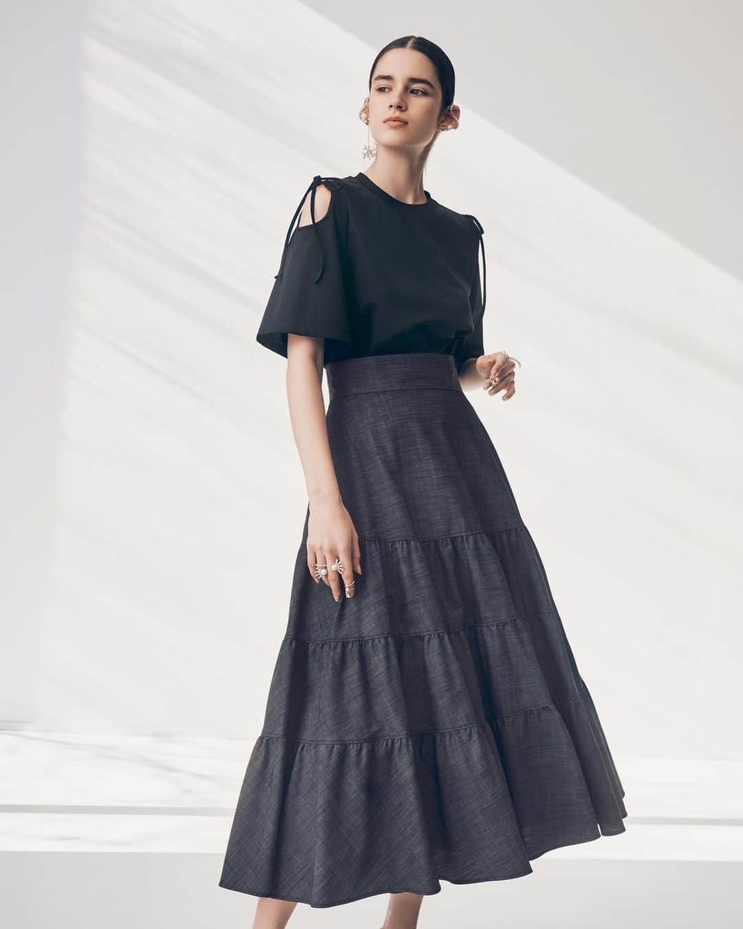 アディアムのインスタグラム：「#ADEAM Spring Summer 2023 Collection.」