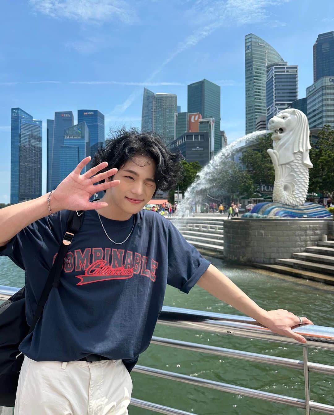 キム・ウジンさんのインスタグラム写真 - (キム・ウジンInstagram)「[#우진] CUBS! 내일 8시 youtube live에서 만나👋」4月7日 19時09分 - woooojin0408