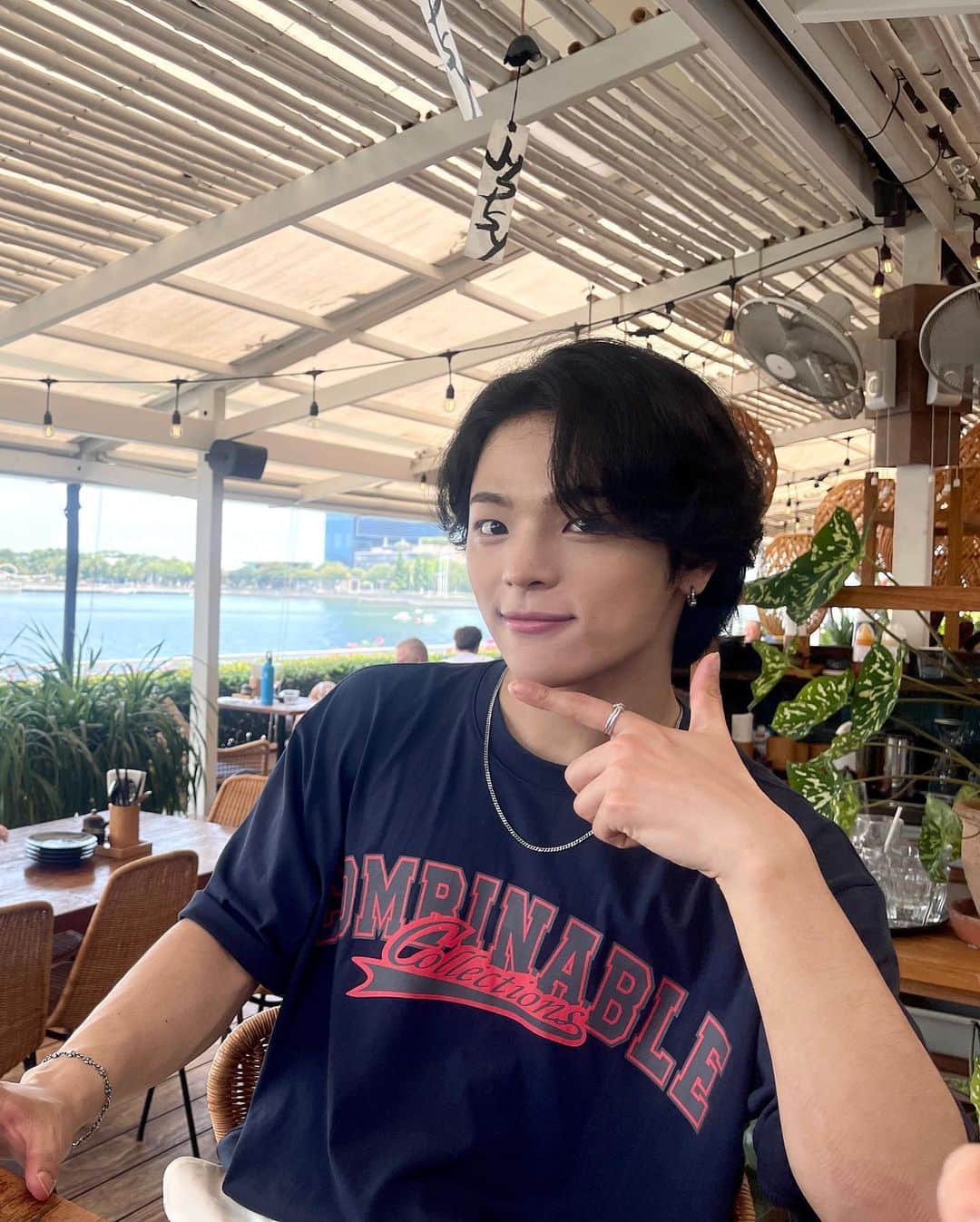 キム・ウジンさんのインスタグラム写真 - (キム・ウジンInstagram)「[#우진] CUBS! 내일 8시 youtube live에서 만나👋」4月7日 19時09分 - woooojin0408