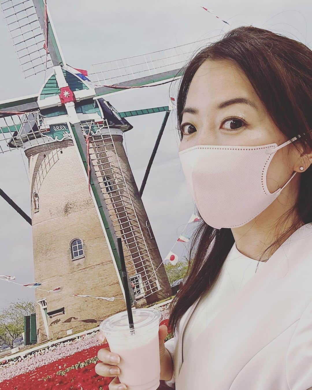 前田真里のインスタグラム：「296ニュースは、 今夜8時から 放送です！  一枚目は〜  #京成佐倉駅 エレベーター前に フォトスポットを みつけました（╹◡╹）🌷  チューリップ満開のふるさと広場には、 改めてマイカメラ📷もっていこう〜〜♩ 駅から広場へバスが出ていますよ、♩るん♩  今年度も 宜しくお願い申し上げます‼︎  @tsukurukunn  #桜にそまるまち佐倉 #296ニュース」