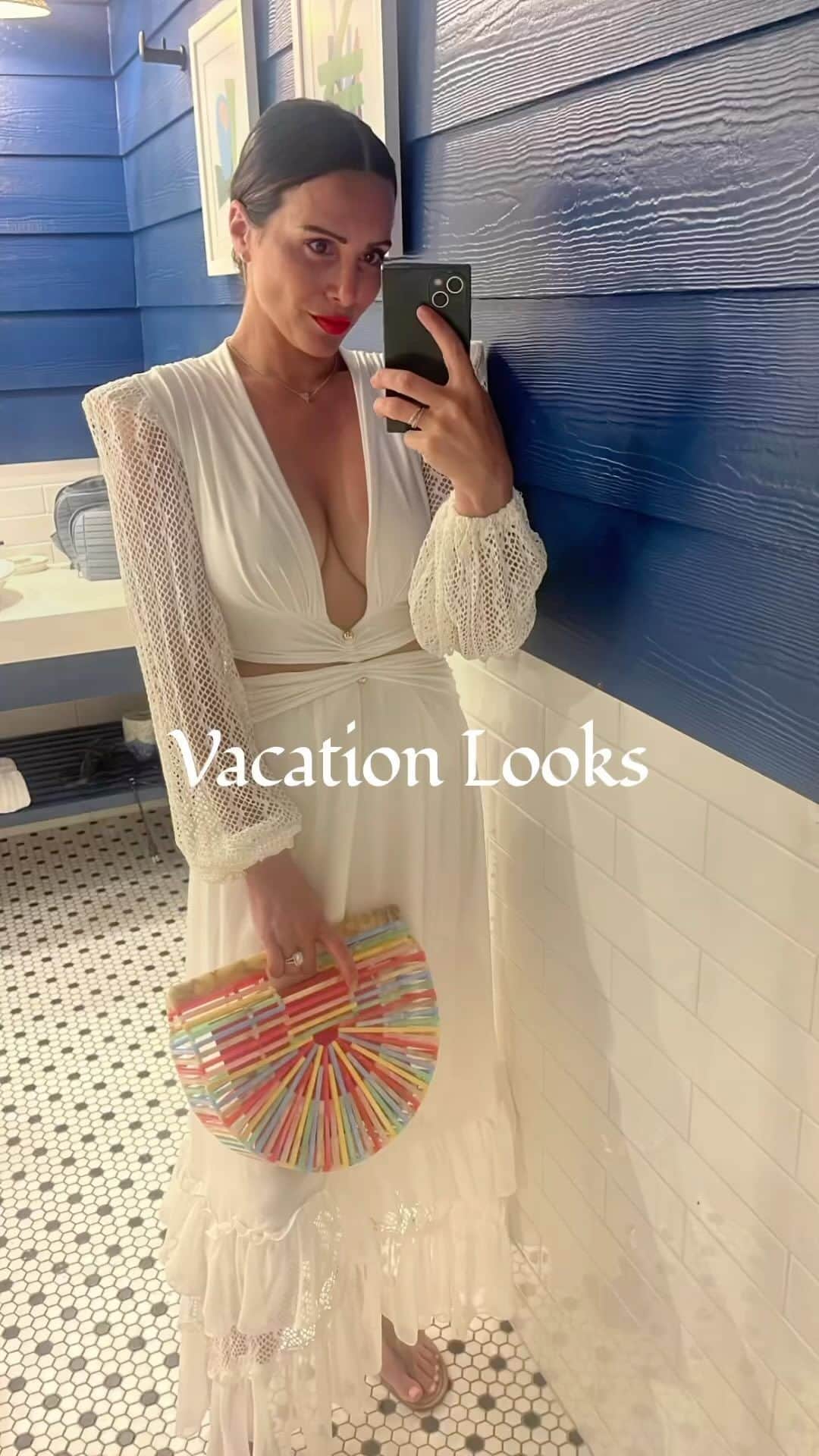 アンディ・ドーフマンのインスタグラム：「Raining in Greenville has me reminiscing and sharing all the vacation looks from this week ✨ Link is in bio but they are all on my LTK page as well 💕」