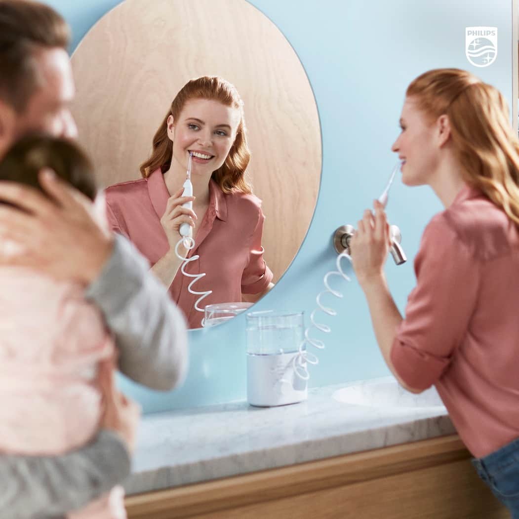 Philips Sonicareさんのインスタグラム写真 - (Philips SonicareInstagram)「DYK that oral health isn’t just about clean teeth and gums? It can also affect your overall health! 🤯 That’s right... Brushing just two minutes a day, twice a day, can lead to a healthier you.  And we’re here to help! Your oral health needs are covered with Philips Sonicare’s suite of products, so you can take care of your oral health at home with confidence.   Which Philips Sonicare products are on your bathroom counter?   #WorldHealthDay #PhilipsSonicare #OralHealth #DentalHealth」4月8日 5時00分 - philipssonicare