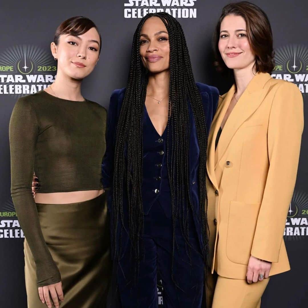 ロザリオ・ドーソンのインスタグラム：「Dream Team @ahsokaofficial  #starwars」