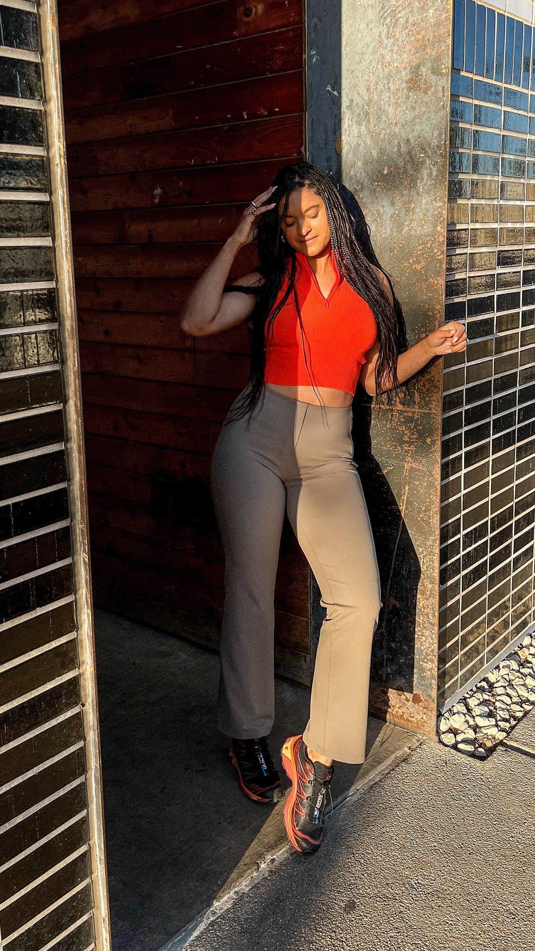 lululemonのインスタグラム：「Feels like leggings. Looks like 💫 a vibe 💫   Our new Smooth Pull-On Pant is here to support your every move at the link in our bio.」
