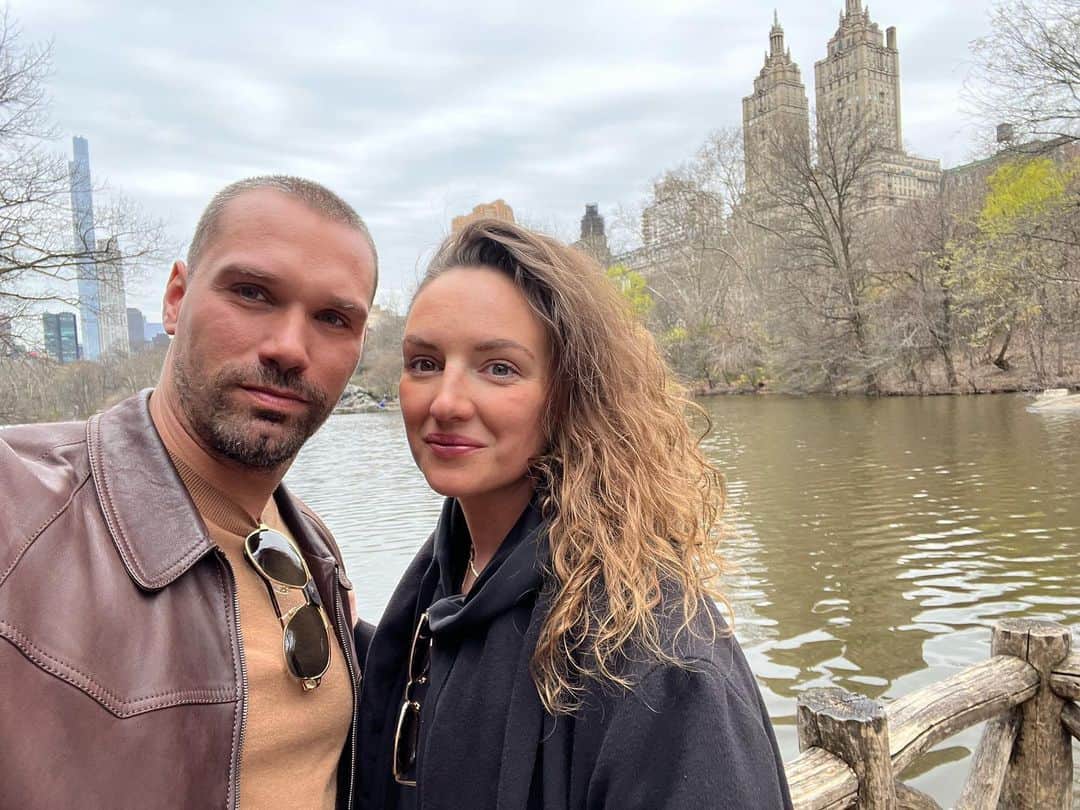 のインスタグラム：「Bye New York」