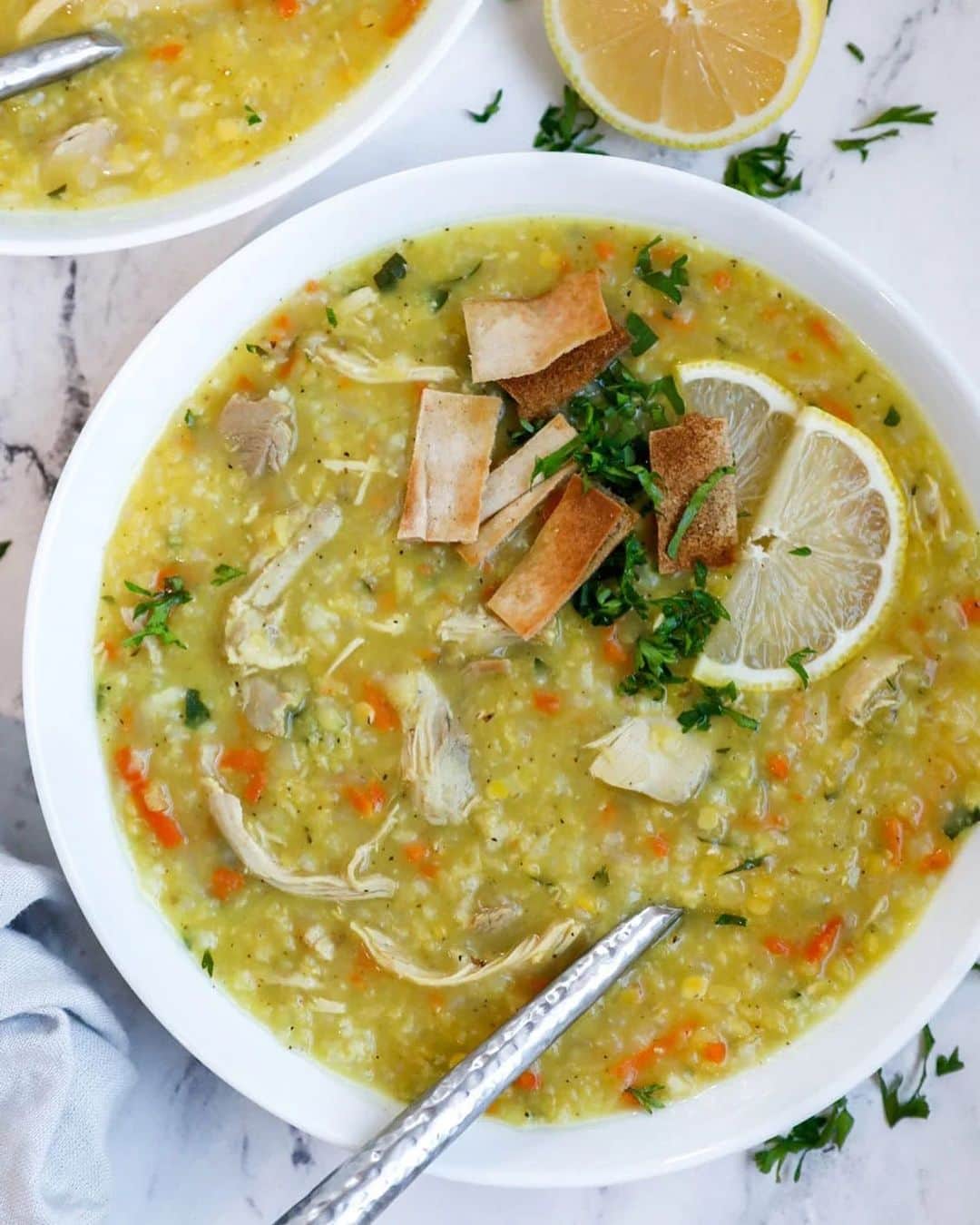 Easy Recipesのインスタグラム：「One of my most favorite soups is Lebanese Chicken Lentil Soup. Similar to my Lebanese Lentil Soup (Shorbet Adas), this chicken lentil soup uses a ton of pantry staples and wholesome ingredients. However, it’s a little more hearty than the lentil soup alone as it has the addition of the shredded chicken. So flavorful and easy to make, you’ll definitely want to bookmark this to make later. You can enjoy this as a full meal in itself or as a side of soup instead.  Full recipe link in my bio @cookinwithmima  https://www.cookinwithmima.com/chicken-lentil-soup/」