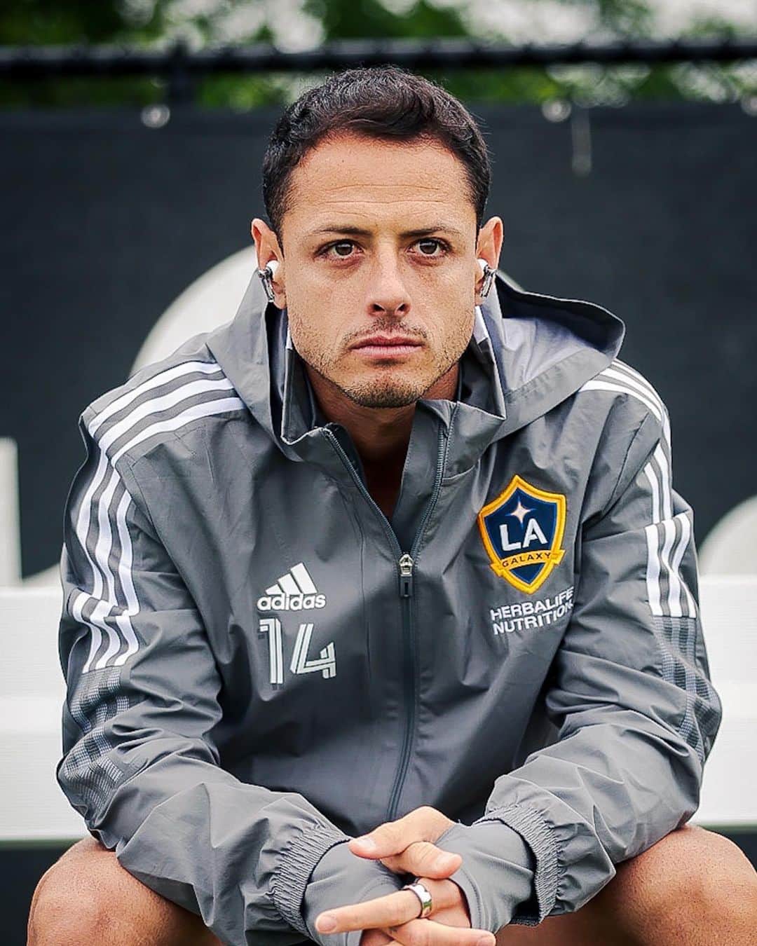 ハビエル・エルナンデス・バルカサールのインスタグラム：「Listos para pelear por los 3 puntos mañana! 💪🏽」