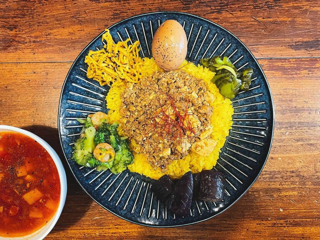 yuxuki wagaのインスタグラム：「麻婆キーマ&筍のラッサム美味しかった〜！ 中華感ありつつもしっかりカレー食べた感もあってよき…。また食べたい。」