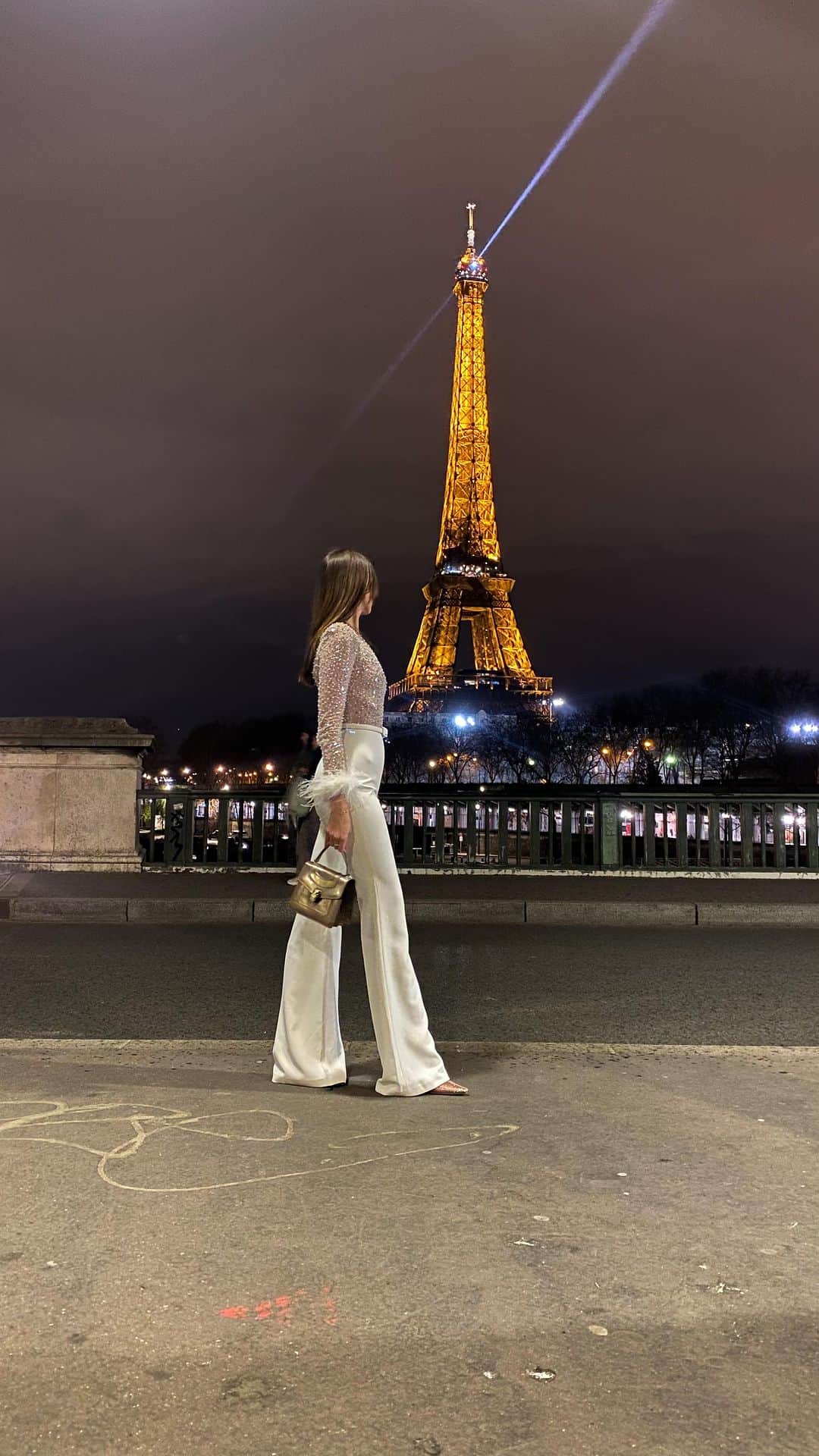 バーボラ・コディトヴァのインスタグラム：「From day to night in Paris ✨ wearing @nadinemerabi 🤍」