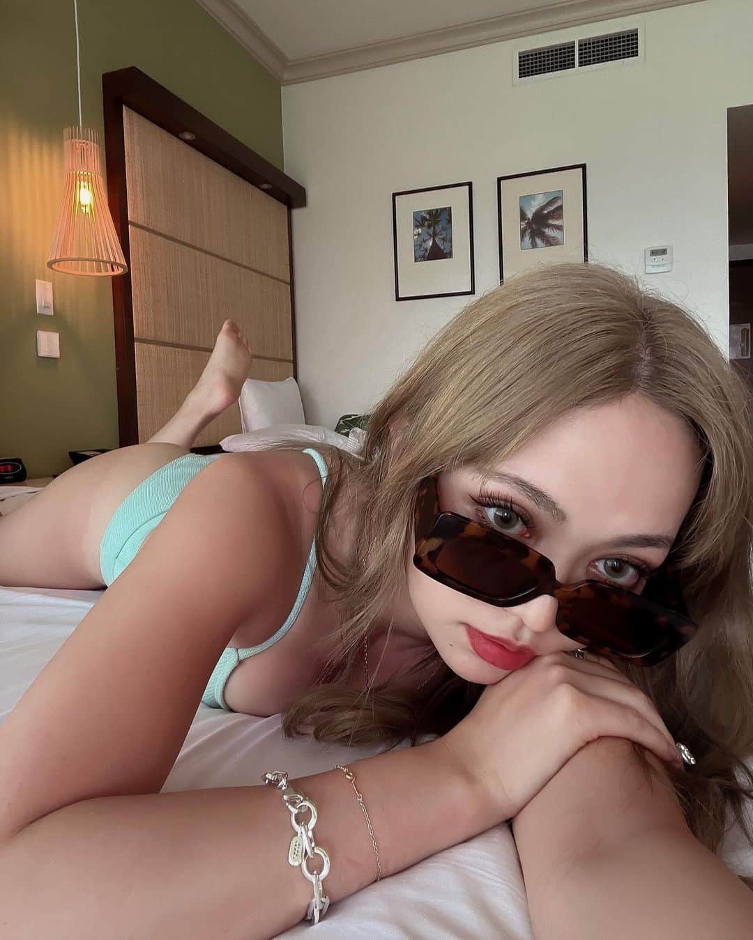 RUI ONUMAのインスタグラム：「🪐⌛️✨  アンケートでハイトーン推してくれる人も 多くて嬉しかったので投稿もちゃおっと♡笑  またいつか明るくもしたいとも 思ってるのでしばしお待ちを🤍🥂💫笑」