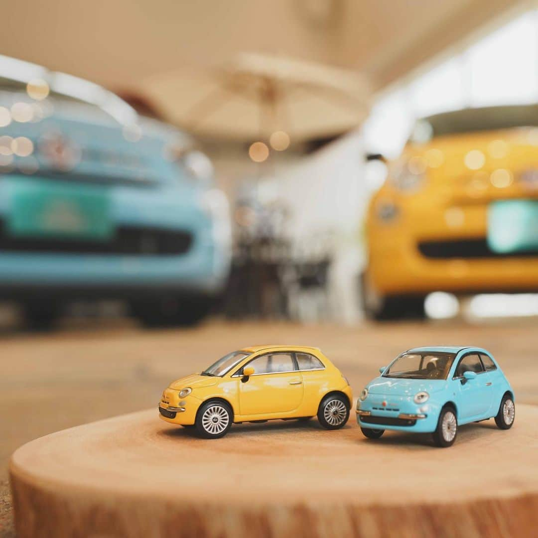 kyosho_official_minicar toysさんのインスタグラム写真 - (kyosho_official_minicar toysInstagram)「. KYOSHO MINI CAR ＆ BOOK No.12 FIAT 500 京商オンライン販売開始！ ブック制作に全面協力していただいたカーアンドカフェ ピッコロさんでもご購入できます。 @piccolo_by_autospec  #kyosho #kyoshominicarbook #fiat #フィアット500 #ファミマ #カーアンドカフェピッコロ #チンク #相棒フィアット #フィアットのある生活 #チンクエチェント #フィアット #チンク女子 #カフェ #長泉カフェ  #kyosho #fiat #164scale  @piccolo_by_autospec  @cafepiccolo1056」4月7日 21時29分 - kyosho_official_minicar_toys