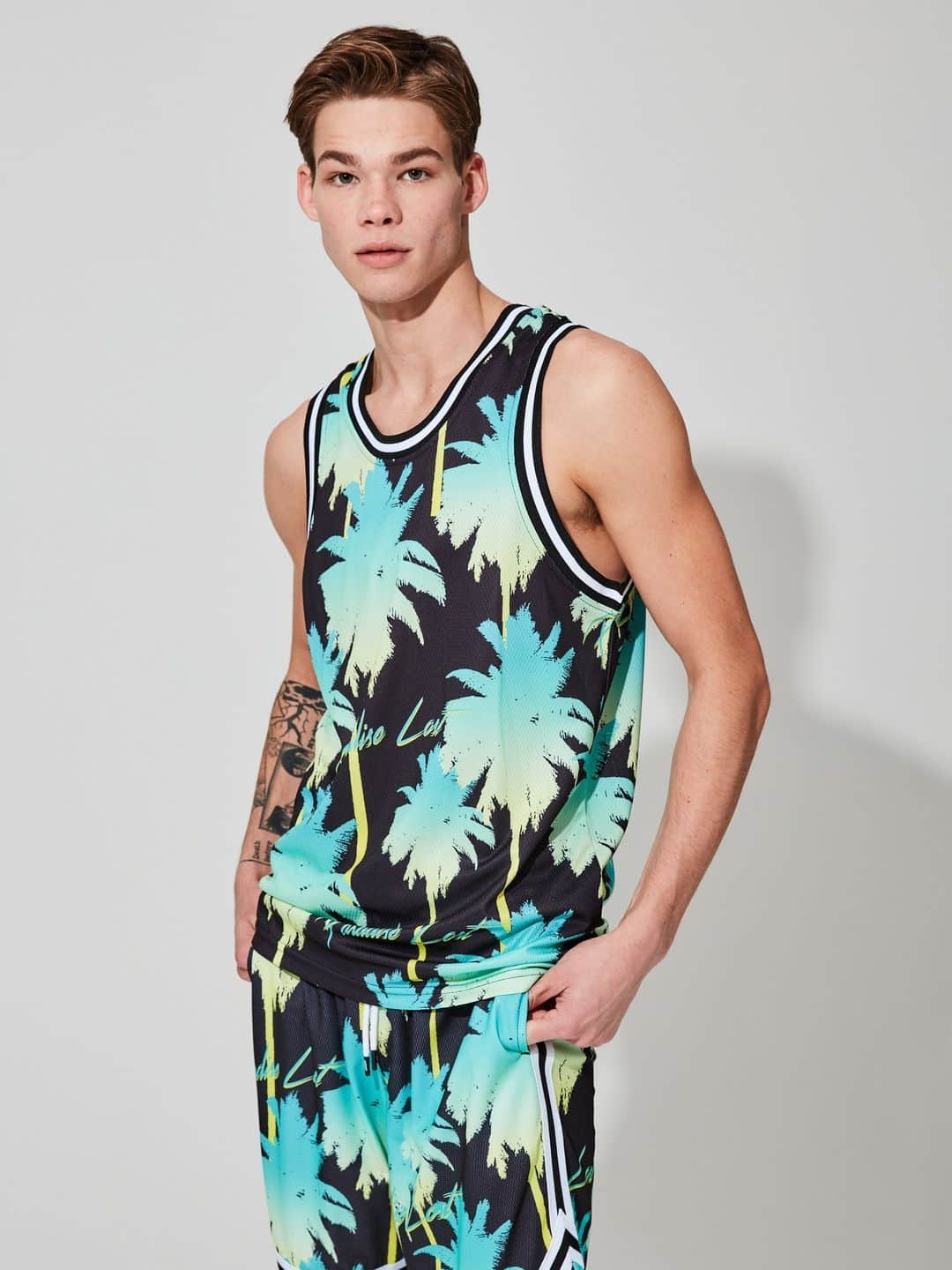 ウィーエスシーさんのインスタグラム写真 - (ウィーエスシーInstagram)「Take your game to paradise with our WESC basketball tank featuring a vibrant all-over palm tree print and bold pops of color. Get ready to stand out on and off the court!  Spring/Summer 2023 is available now worldwide at WeSC.com 🌐 • • • • • • #wesc #wesc1999 #wearethesuperlativeconspiracy #streetwear #hypebeast #hypebeaststyle #highsnobietystyle #highsnobiety #ss23 #springsummer2023 #BasketballTank #palmtrees #paradiselost」4月7日 21時30分 - wesc1999