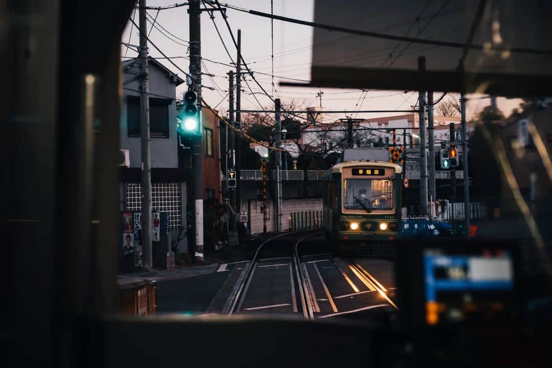 Takashi Yasuiさんのインスタグラム写真 - (Takashi YasuiInstagram)「Tokyo windows  #TakashiYasui #SPiCollective #filmic_streets #ASPfeatures #photocinematica #STREETGRAMMERS #street_storytelling #bcncollective #ifyouleave #sublimestreet #streetfinder #timeless_streets #MadeWithLightroom #worldviewmag #hellofrom #mediciism #reco_ig」4月7日 21時31分 - _tuck4