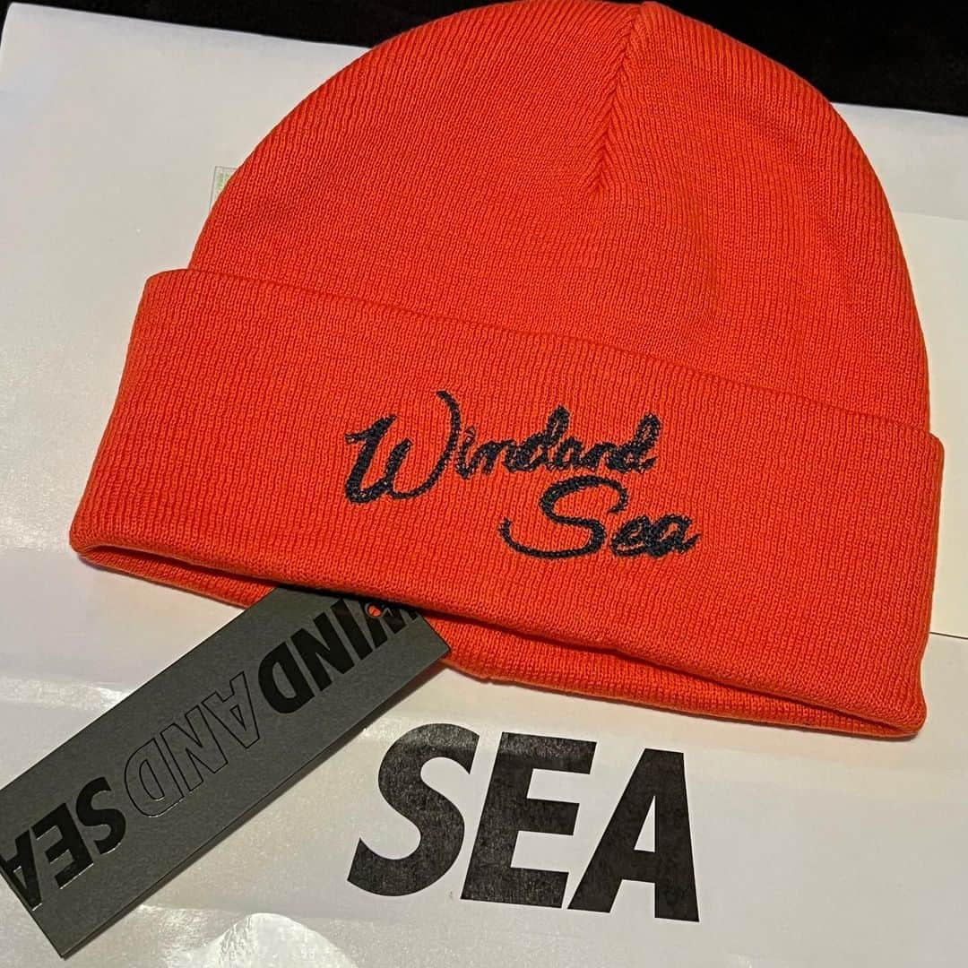 JULIANさんのインスタグラム写真 - (JULIANInstagram)「🌊WIND AND SEA🏄‍♂️ @windandsea_wear   新作ビーニー🤙✨  BIG THANKS♡  #windandsea #ウィンダンシー   #ニット帽 #ニットキャップ  #キャップ #キャップコーデ  #帽子 #帽子コーデ  #ニット帽コーデ #ビーニー #ニット帽男子 #ニット帽女子  #ビーニー男子 #ビーニー女子  #ストリートファッション #ストリート系 #ストリート系男子 #ストリート系女子 #アメカジ　#サーフ #サーフィン  #海 #海コーデ #海好き #海好きな人と繋がりたい  #ロンハーマン #ronherman  #メンズモデル  #関西服バカ  #神戸」4月7日 21時49分 - julian_official_jp