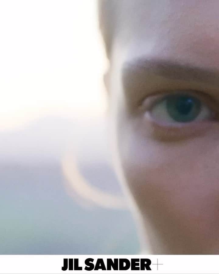 ジルサンダーのインスタグラム：「#JILSANDER SPRING/SUMMER 2023 JILSANDER+ Collection Andalusia, March 2023 @stephen.kidd  Now available online and in selected stores #JilSanderbyLucieandLukeMeier」