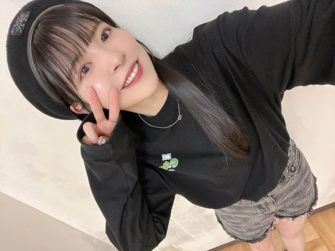 松崎博香のインスタグラム：「🪼  ちゃんと自撮りしよう期間な4月✌🏻笑  みんなのところ雨大丈夫だった？ 静岡は雨すごかったよ☔️ 　 #STARMARIE #スタマリ #selfie #selca #me #love #lll #맞팔 #맞팔해요 #좋아요 #좋아요반사 #fyp #맞좋 #instagram #instagood #instalike」