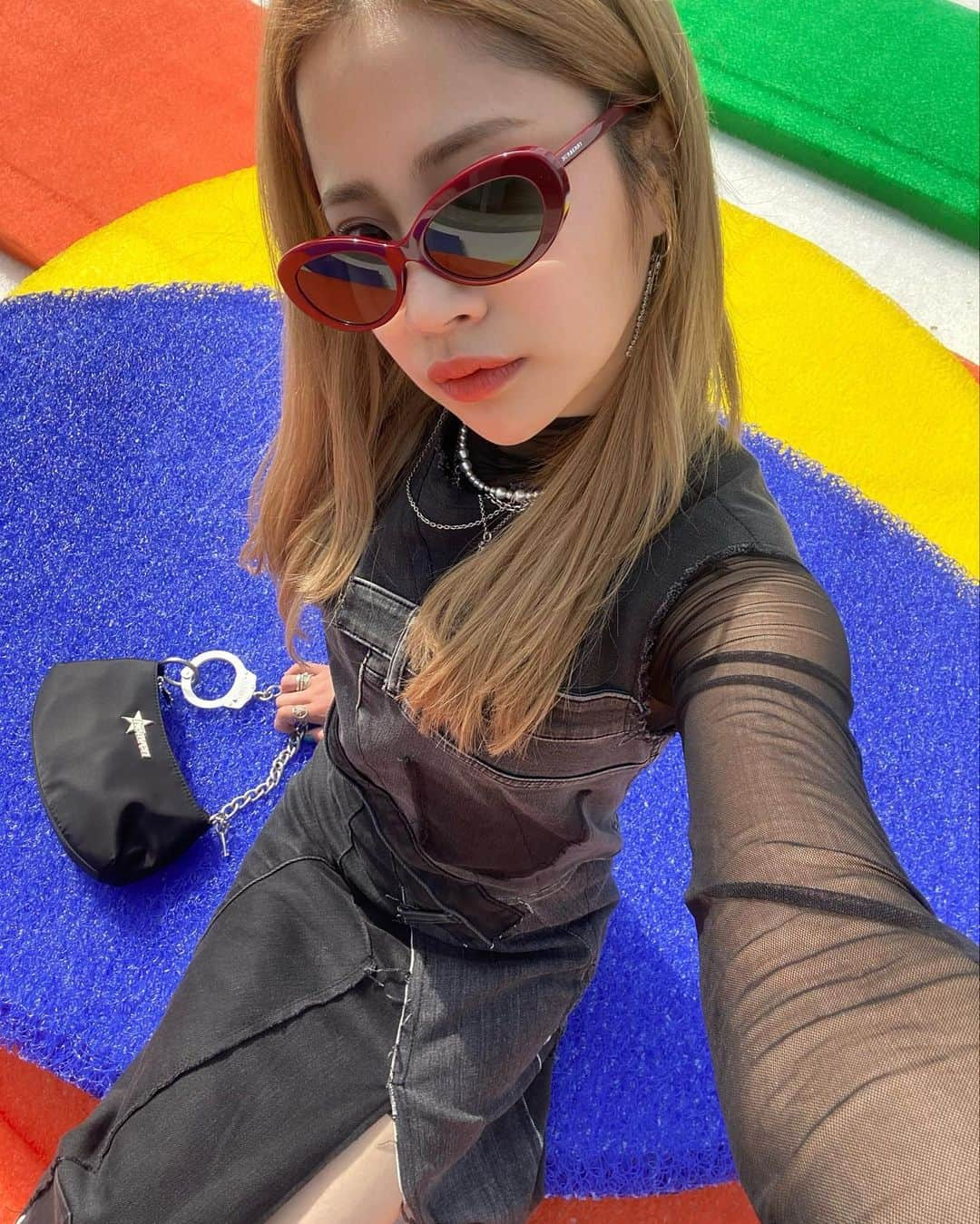 hibikiさんのインスタグラム写真 - (hibikiInstagram)「🌞🌈  @ginzasix_official  GINZA SIX遊び行ってきた！  屋上のアートパークも 店内のアートも可愛くて 終始わくわくした🥹🌹  絶対また遊びいこ〜🥳💜  #GINZASIXxME #6thAnniversary #GINZASIX_Art #YOSHIROTTEN」4月7日 22時02分 - hibiki_lol