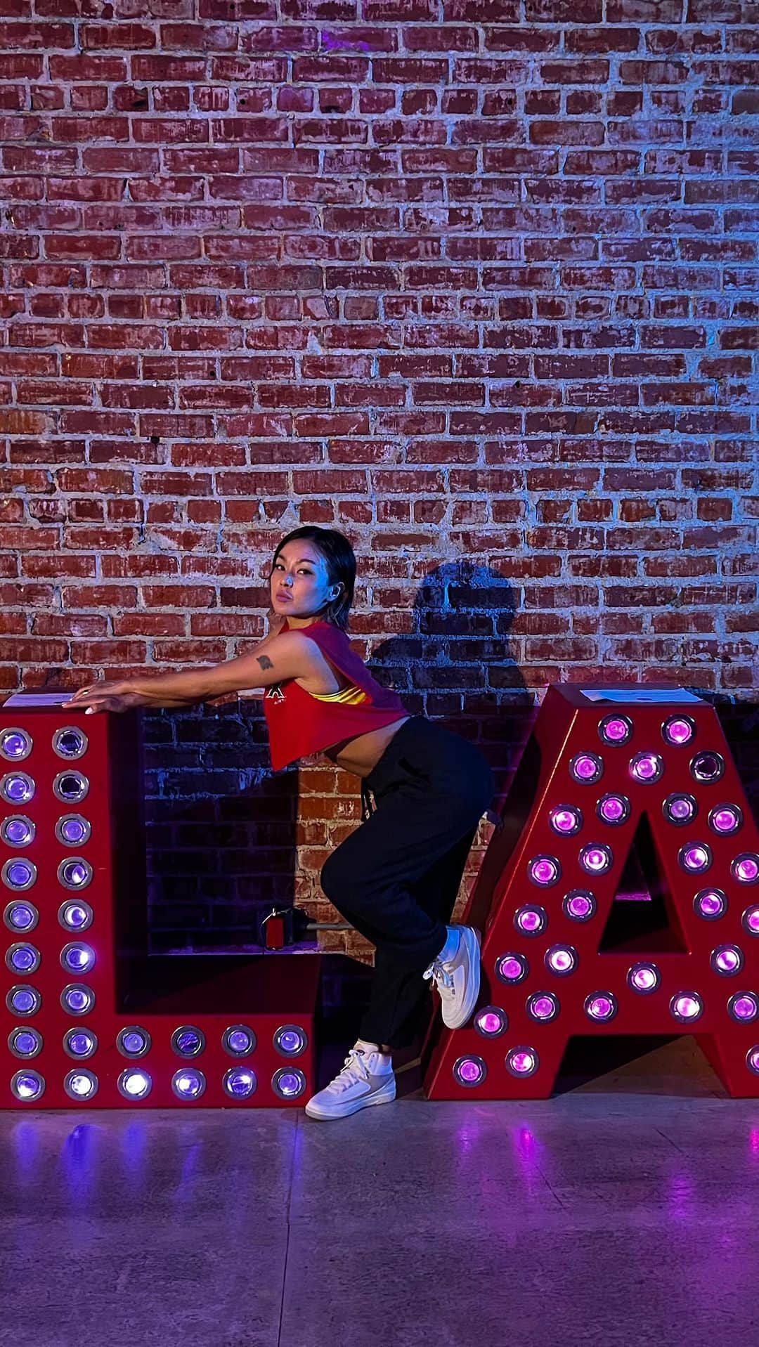 Nazukiのインスタグラム：「❤️LA Dance  Lesson Movie❤️  @theplaygroundla   オフィシャル動画もらえたから、載せます🎥 めっちゃ楽しかった✌️  @shanebruce  #redeye @justinbieber  ♪  インプット大事だね✌️  #dance #nazuki #dancer #la #lesson #playground #ダンス動画　#ダンサー　#ダンス」