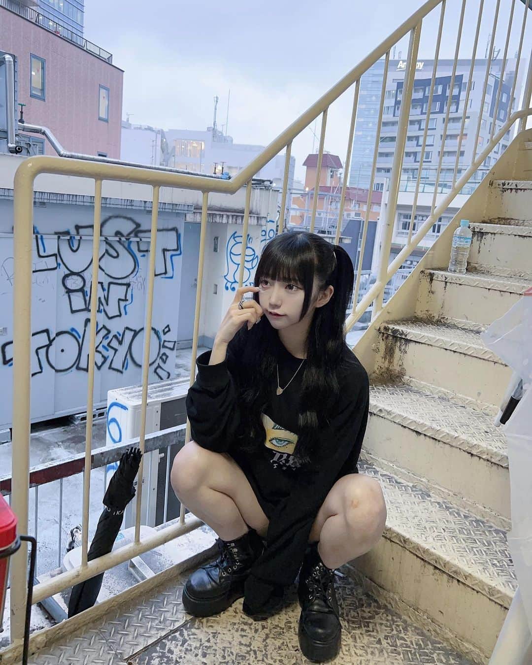 ならくさんのインスタグラム写真 - (ならくInstagram)「憂、燦々」4月7日 22時48分 - 0v0_naraku