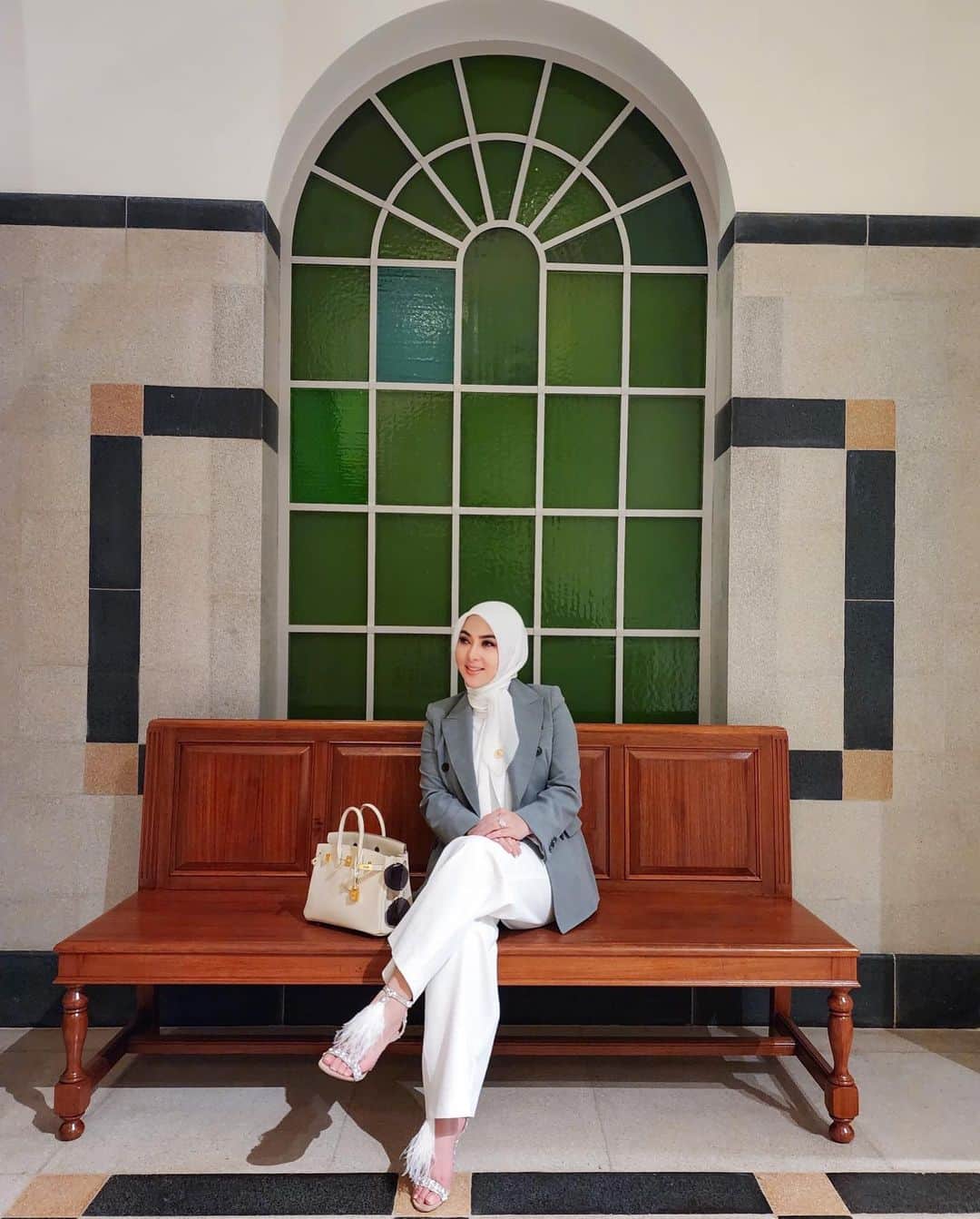 Syahriniさんのインスタグラム写真 - (SyahriniInstagram)「•  ~ Ramadan Kareem Ramadan Mubarak ~  16 Ramadan 1444 H.  ___________________ ~𝓢𝓨𝓡~ ____________________  #PrincesSyahrini #RamadanKareem #Singapore_April2023」4月7日 22時49分 - princessyahrini