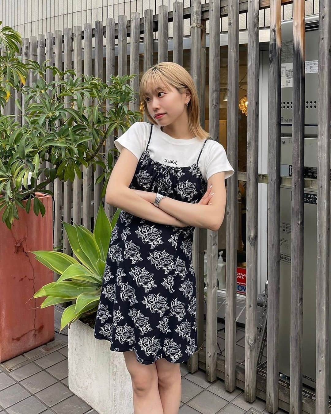 XGIRL_ootdのインスタグラム：「#xgirl_ootd @amane_sss 158cm 　 X-girl store STAFF 　 ------------------------------------ ▪️TATOO PATTERN MINI DRESS ￥14,300(税込) ▪️MILLS LOGO S/S CROPPED TOP ￥4,950(税込) ------------------------------------ 　 #xgirl #xgirljp #エックスガール #ストリートコーデ #ストリート系女子 #ストリート女子 #ストリートファッション #ワンピース #ワンピースコーデ #キャミワンピ #レイヤードコーデ」