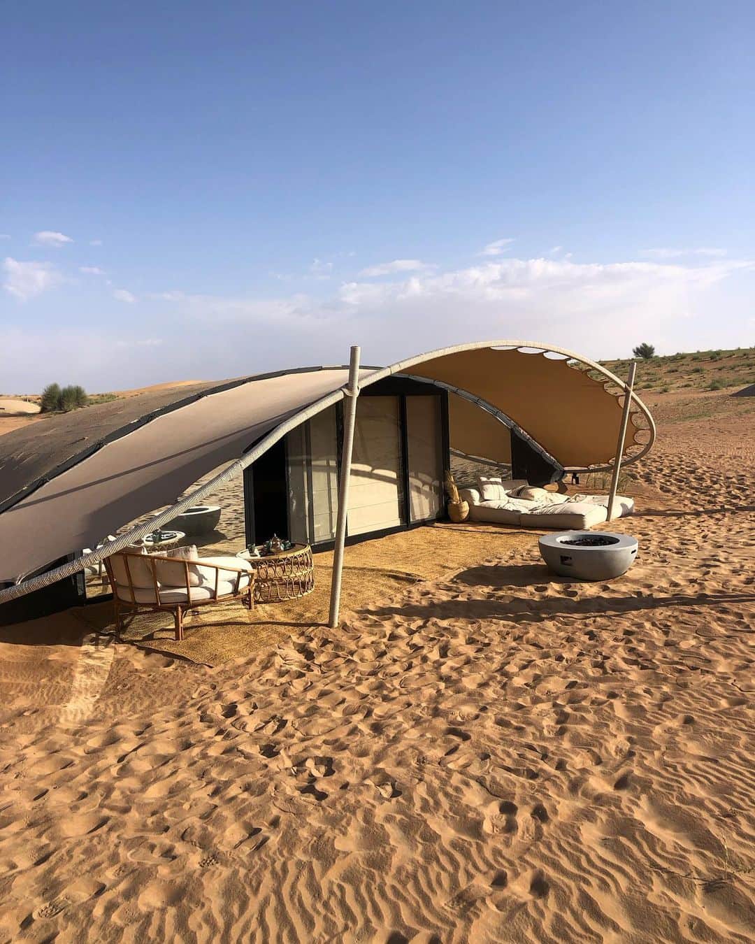 イモージェン・ケアンズさんのインスタグラム写真 - (イモージェン・ケアンズInstagram)「The nest 🪹 @sonara_camp #dubai #desert #glamping #luxurydesertexperience」4月7日 22時59分 - imogencairns