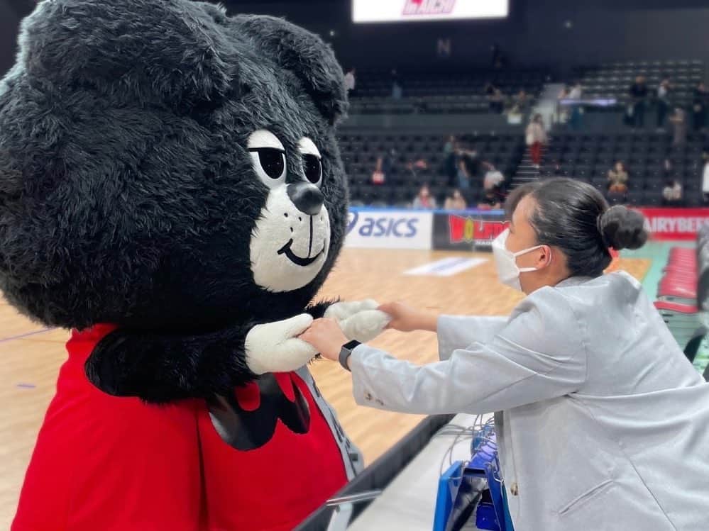 高橋萌さんのインスタグラム写真 - (高橋萌Instagram)「ウルフドッグス名古屋 2022-23シーズン レギュラーラウンドが 無事に終了しました🐺❤️  レギュラーラウンドは 2年連続優勝🏆✨ みなさんの応援のおかげです！ありがとうございます📣  今年もアリーナMCとして ホームゲームに入れたこと 本当に嬉しく思います🎙  明日からはファイナルステージ🔥 まずはファイナル4！  シーズン優勝を目指して 引き続き応援お願いします💓  #vリーグ #vleague  #バレーボール  #ウルフドッグス名古屋 #wd名古屋  #ウルドくん #エントリオ #アリーナMC #高橋萌」4月7日 23時00分 - takahashimoe0225