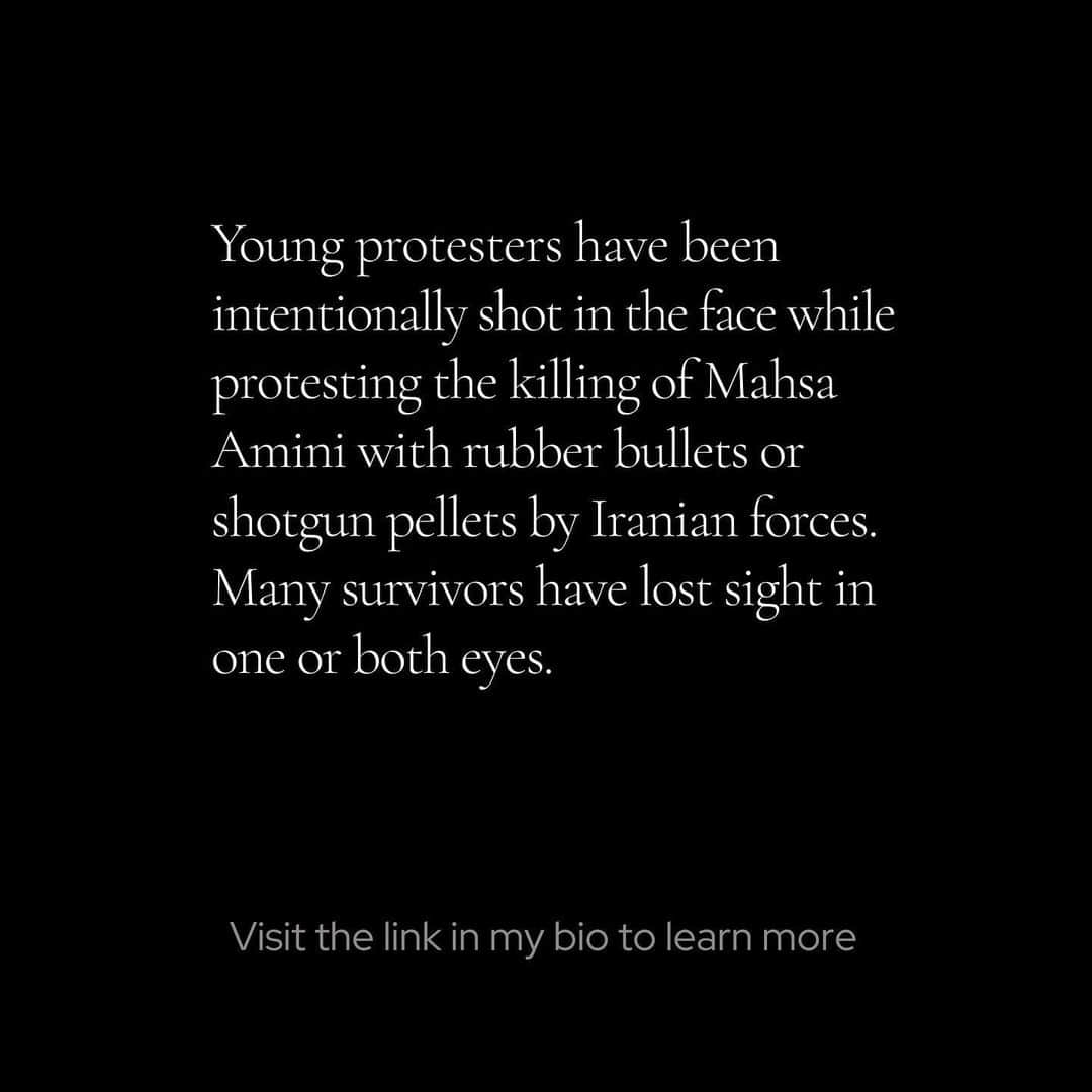 アンジェリーナ・ジョリーさんのインスタグラム写真 - (アンジェリーナ・ジョリーInstagram)「Thinking of the young Iranians who have suffered eye injuries protesting the killing of Mahsa Amini, like @elahetavokolian14 and Zanier Tondro. Many survivors have lost sight in one or both eyes. It’s a reminder of the price young Iranians are paying in their struggle for rights and freedoms.   #womanlifefreedom #Iran #mahsaamini #elahetavokolian #zaniertondro」4月7日 23時04分 - angelinajolie