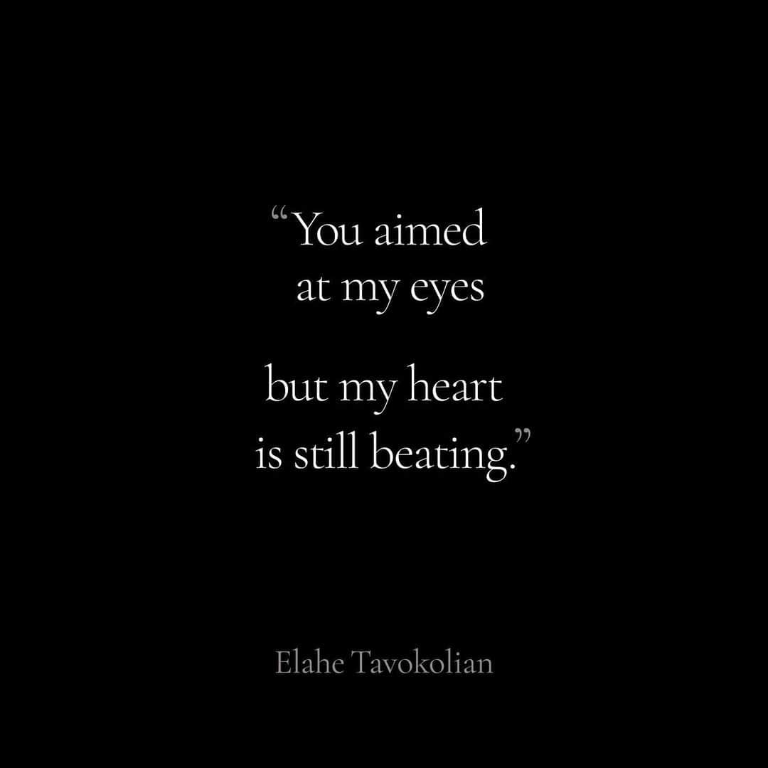 アンジェリーナ・ジョリーのインスタグラム：「Thinking of the young Iranians who have suffered eye injuries protesting the killing of Mahsa Amini, like @elahetavokolian14 and Zanier Tondro. Many survivors have lost sight in one or both eyes. It’s a reminder of the price young Iranians are paying in their struggle for rights and freedoms.   #womanlifefreedom #Iran #mahsaamini #elahetavokolian #zaniertondro」