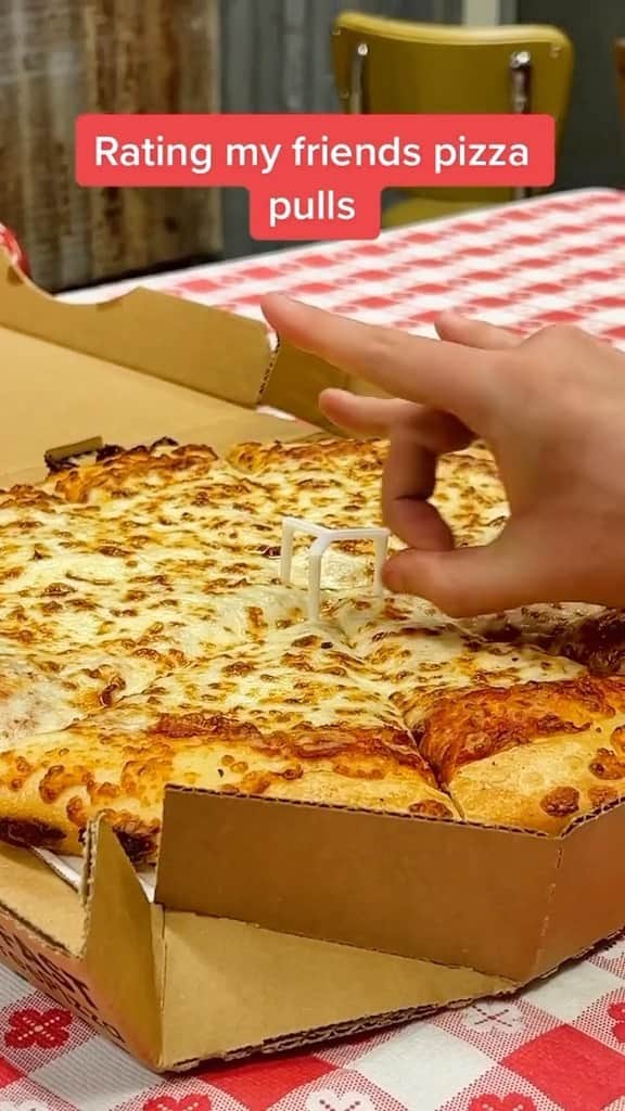 Pizza Hutのインスタグラム：「if you say you’ve never gone goblin mode, you’re lying」